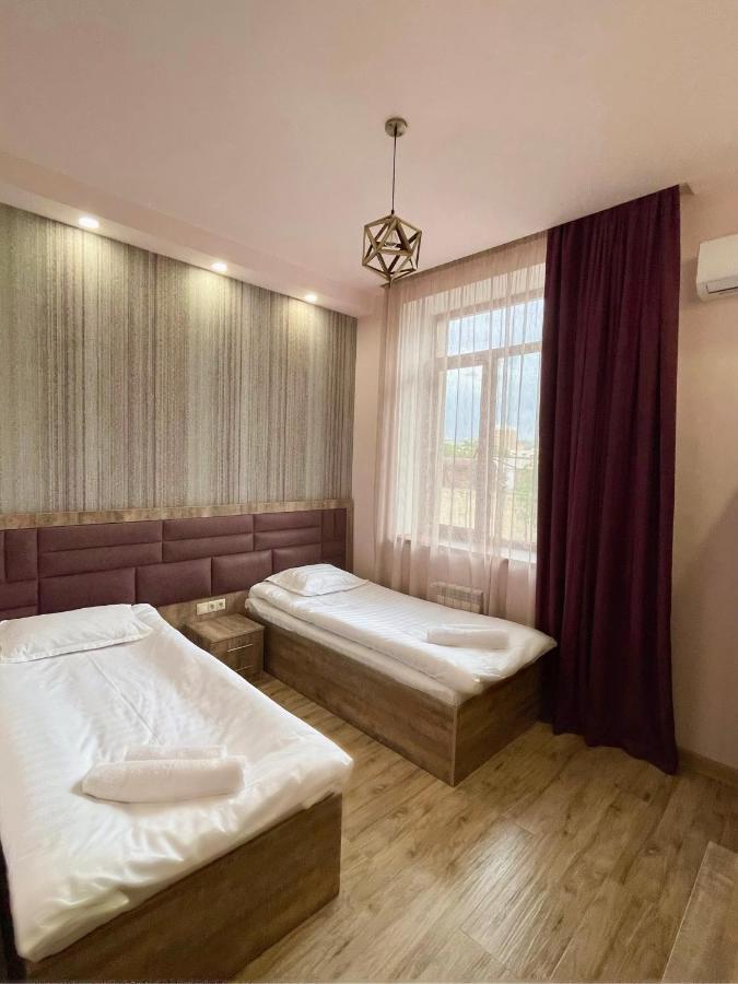 Glendale Boutique Hotel Yerevan Bagian luar foto