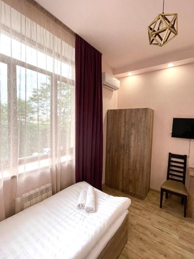 Glendale Boutique Hotel Yerevan Bagian luar foto