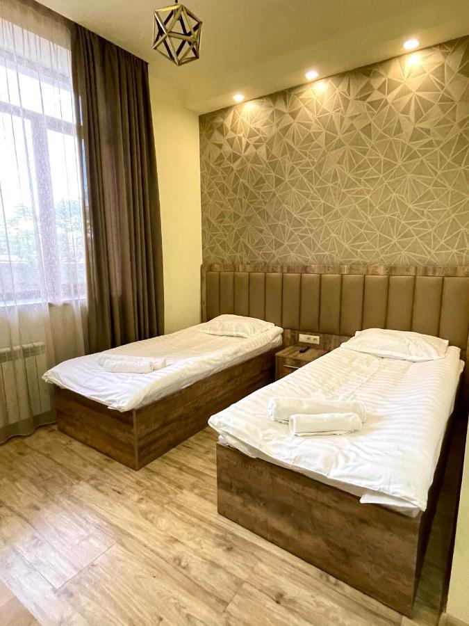 Glendale Boutique Hotel Yerevan Bagian luar foto