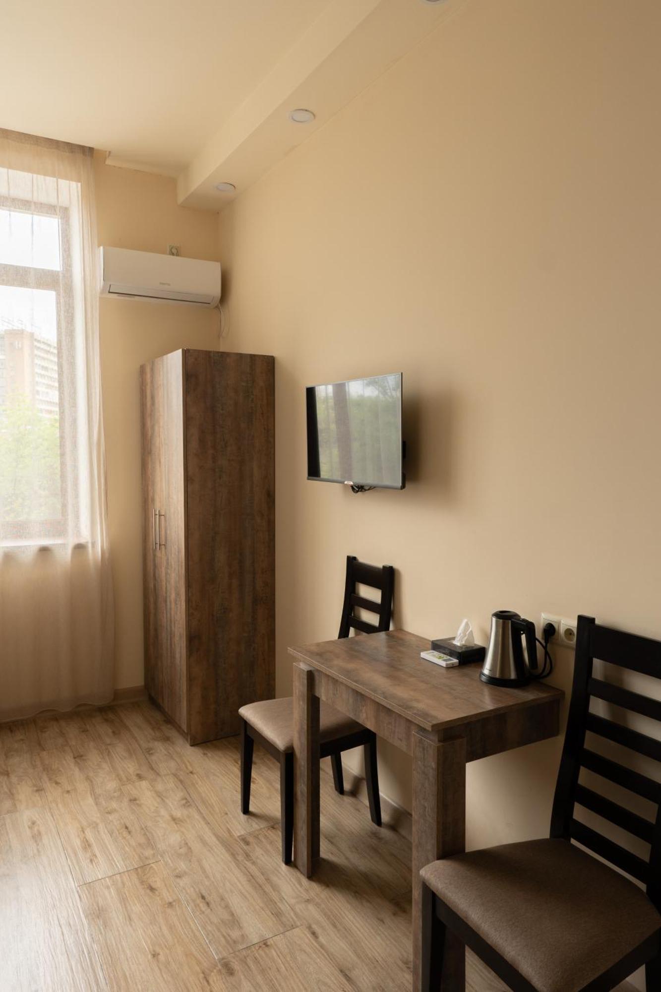 Glendale Boutique Hotel Yerevan Bagian luar foto