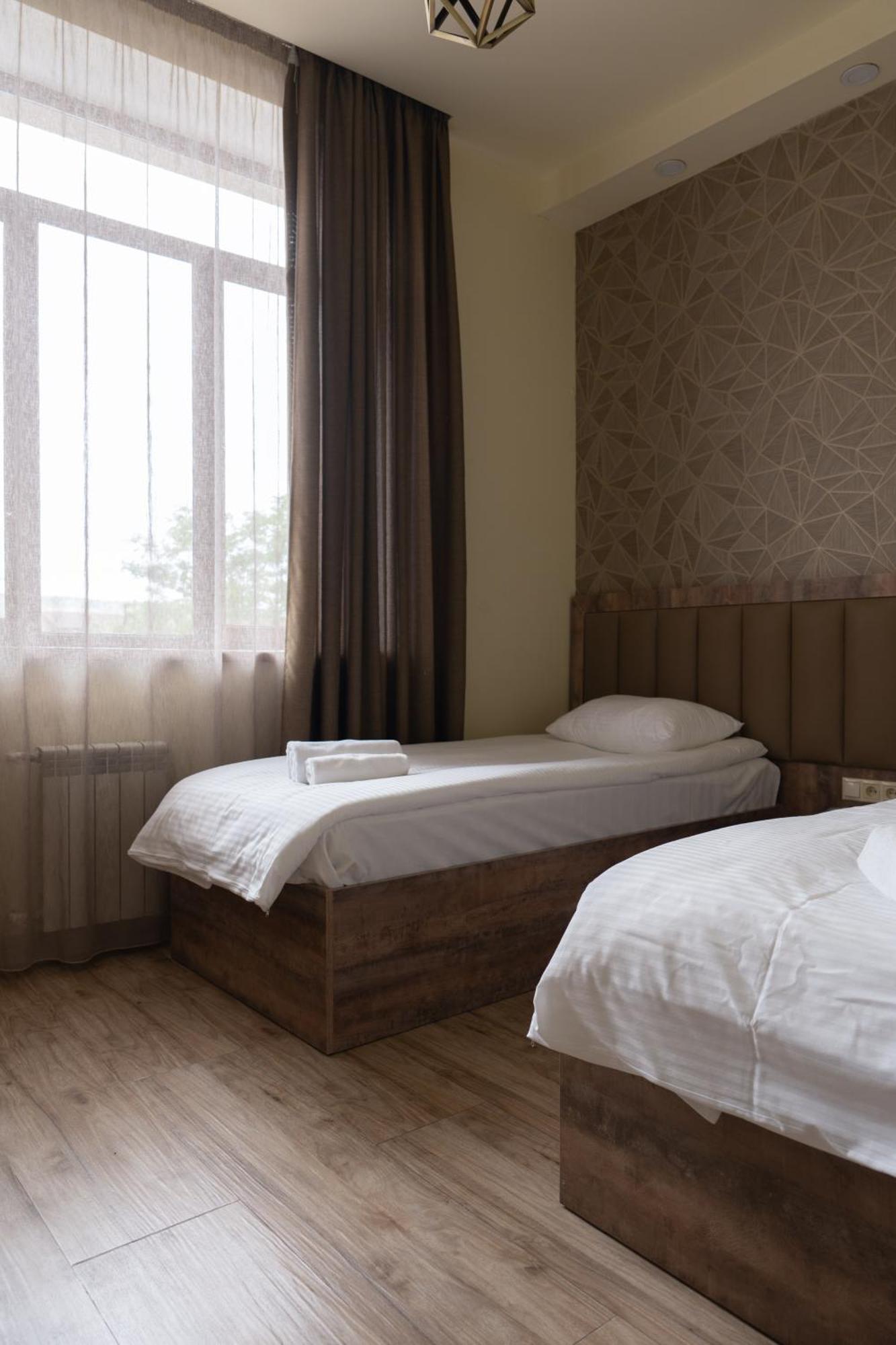 Glendale Boutique Hotel Yerevan Bagian luar foto
